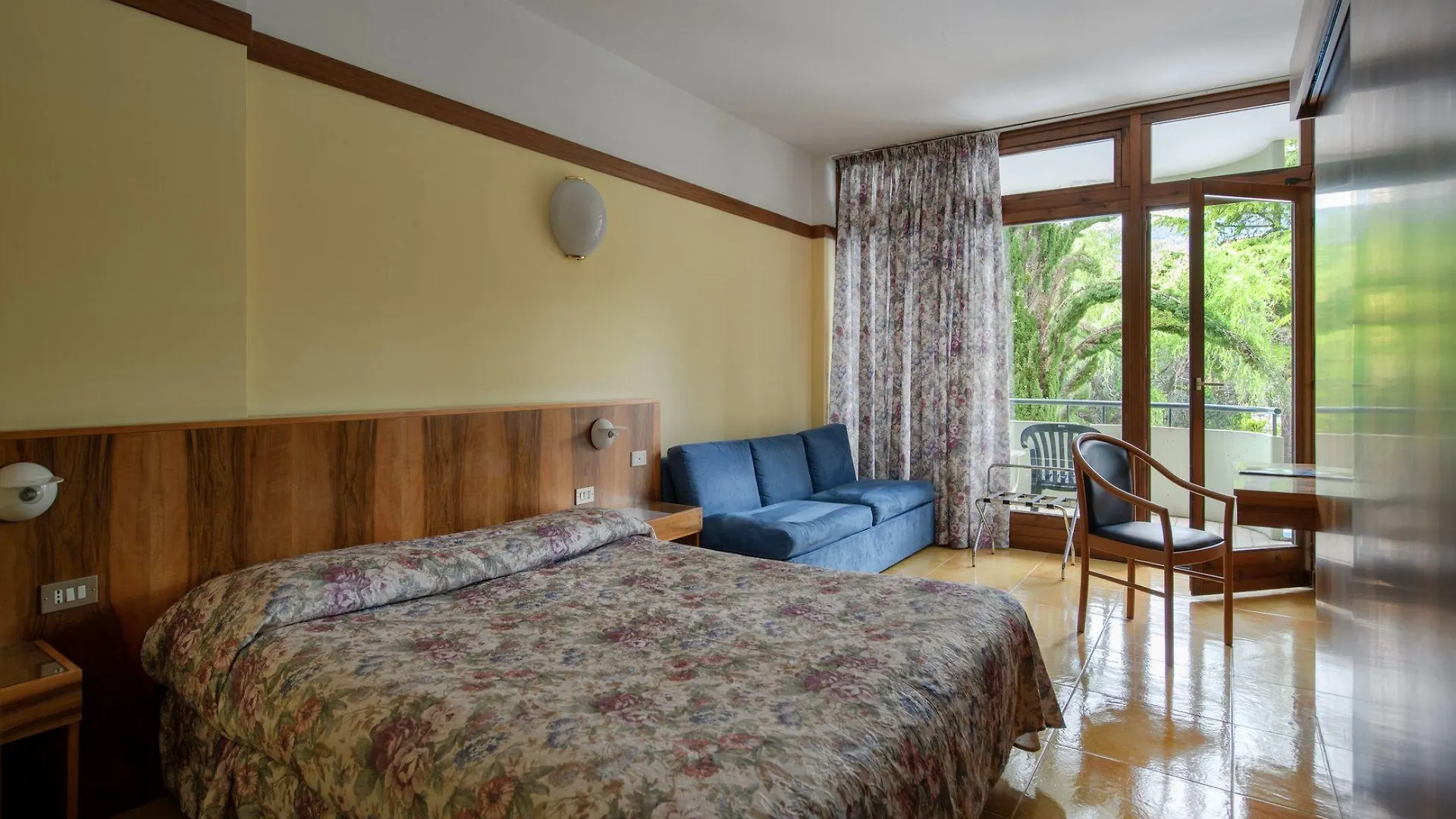 Hotel Palme & Suite Garda  Italy