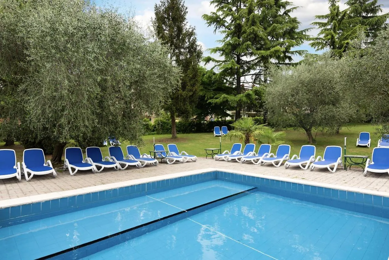 Hotel Palme & Suite Garda  3*, Garda (Verona) Italy