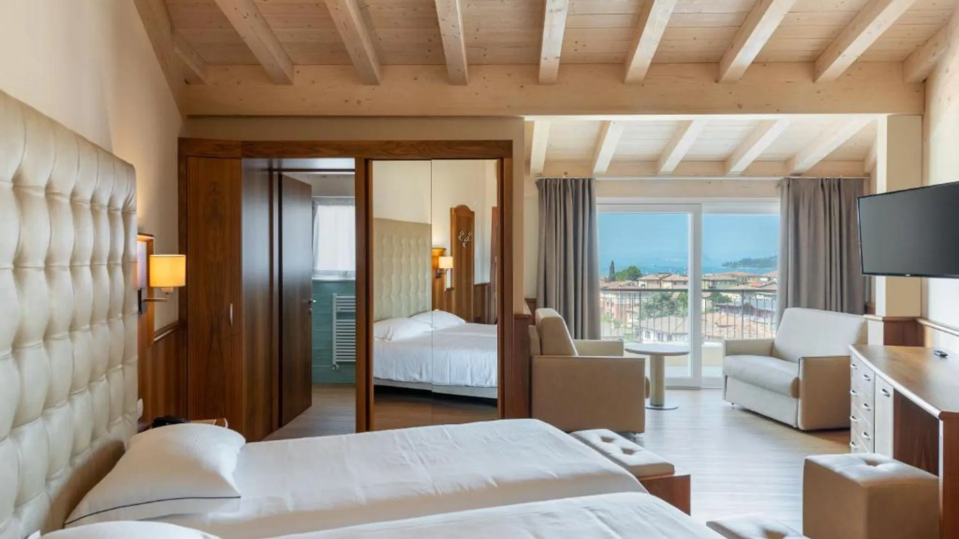 Hotel Palme & Suite Garda  3*, Garda (Verona) Italy
