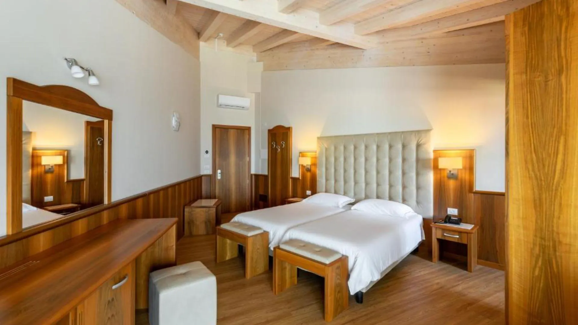 Hotel Palme & Suite Garda  3*, Garda (Verona)