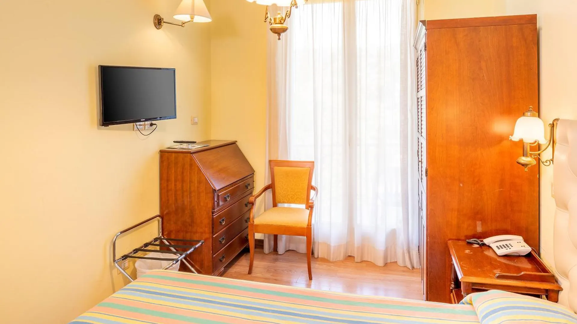 ***  Hotel Palme & Suite Garda  Italy
